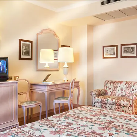 Carl And Do Hotel 4*