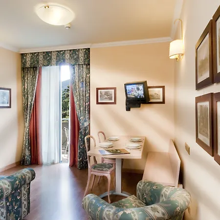 Carl And Do Hotel 4*