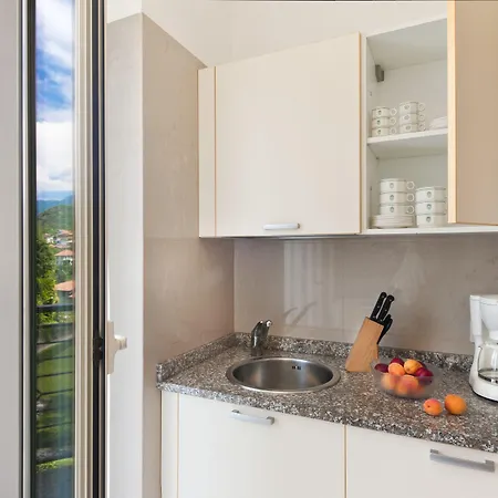 Carl And Do Hotel 4*