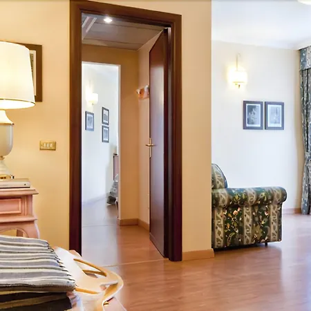 Hotel Carl And Do 4*