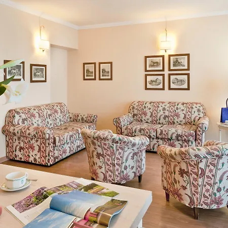 Carl And Do Hotel Baveno